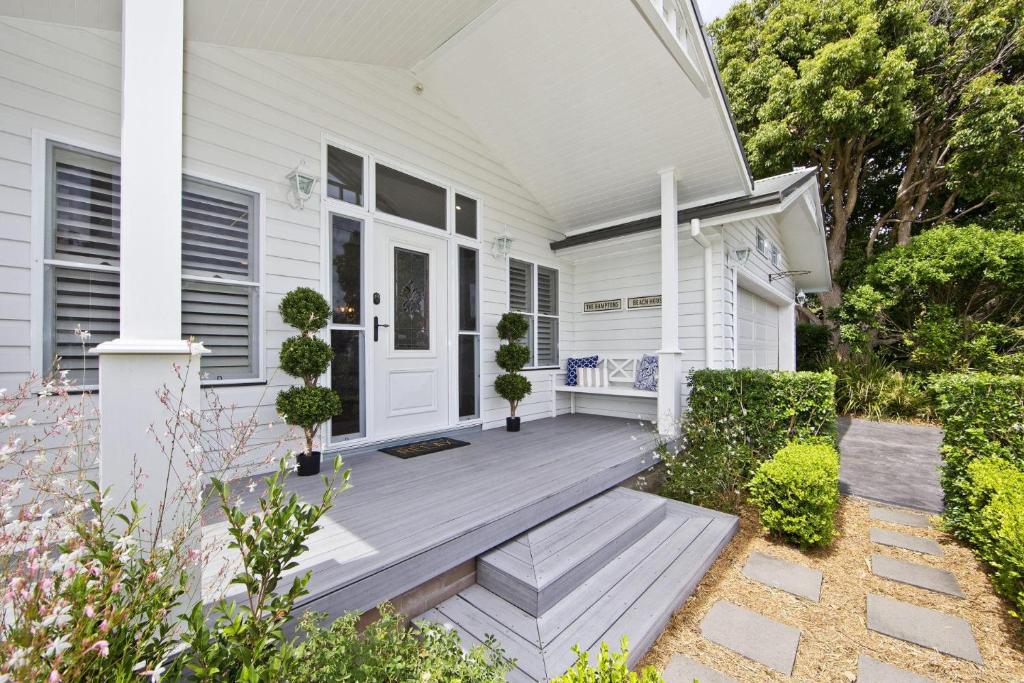 The Hamptons Beach House near Dutchie's walk to Nelson Bay photo 4