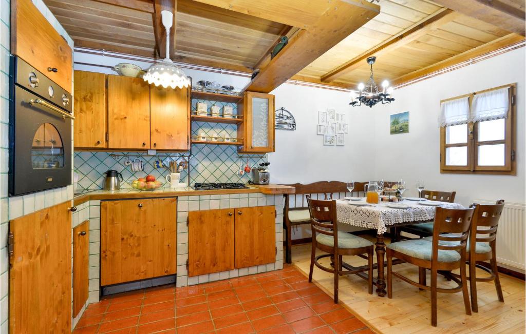 Stunning Home In Sveti Ilija With 2 Bedrooms, Sauna And Outdoor Swimming Pool photo 3