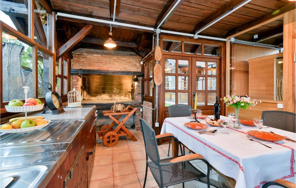 Stunning Home In Sveti Ilija With 2 Bedrooms, Sauna And Outdoor Swimming Pool photo 4