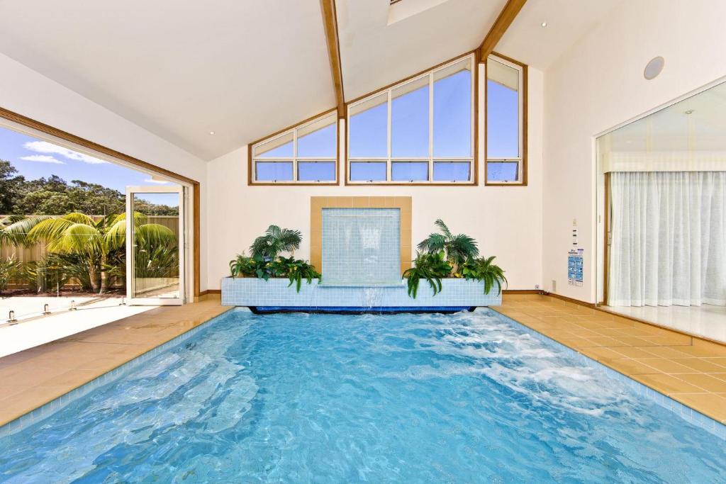One Mile Mansion - Private Coastal Retreat photo 4