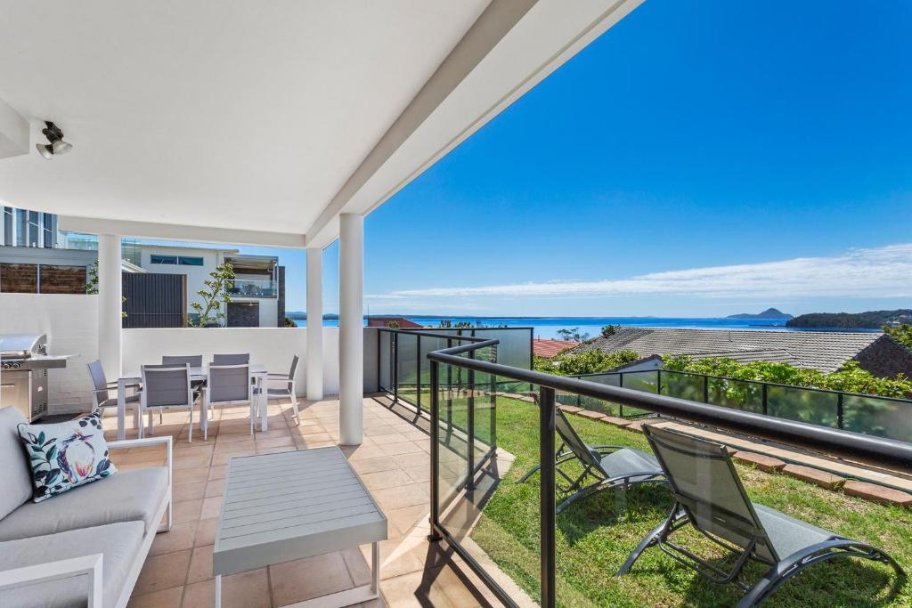 Above and Beyond - Beautiful Home with Heated Pool and Views photo 2