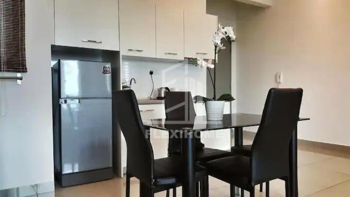 1-2 Guests, HBO-GO TV, Bali-Style Studio in Cybersquare, Cyberjaya by Flexihome-MY photo 3