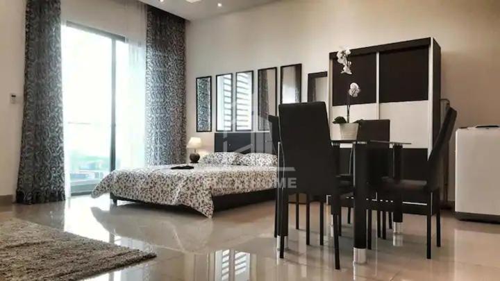 1-2 Guests, HBO-GO TV, Bali-Style Studio in Cybersquare, Cyberjaya by Flexihome-MY