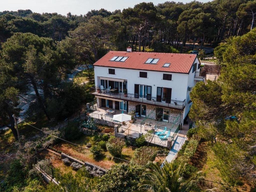 Apartments with a parking space Mali Losinj, Losinj - 19487 photo 1