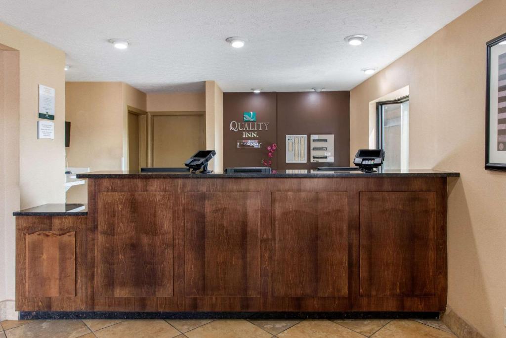 Quality Inn Columbus - East image