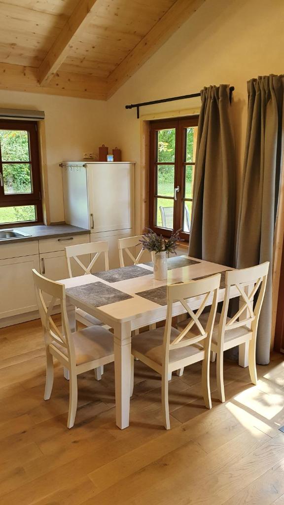 Ökologisches Holzblock-Ferienhaus 150 im Lauterdörfle zu vermieten - Neubau photo 4