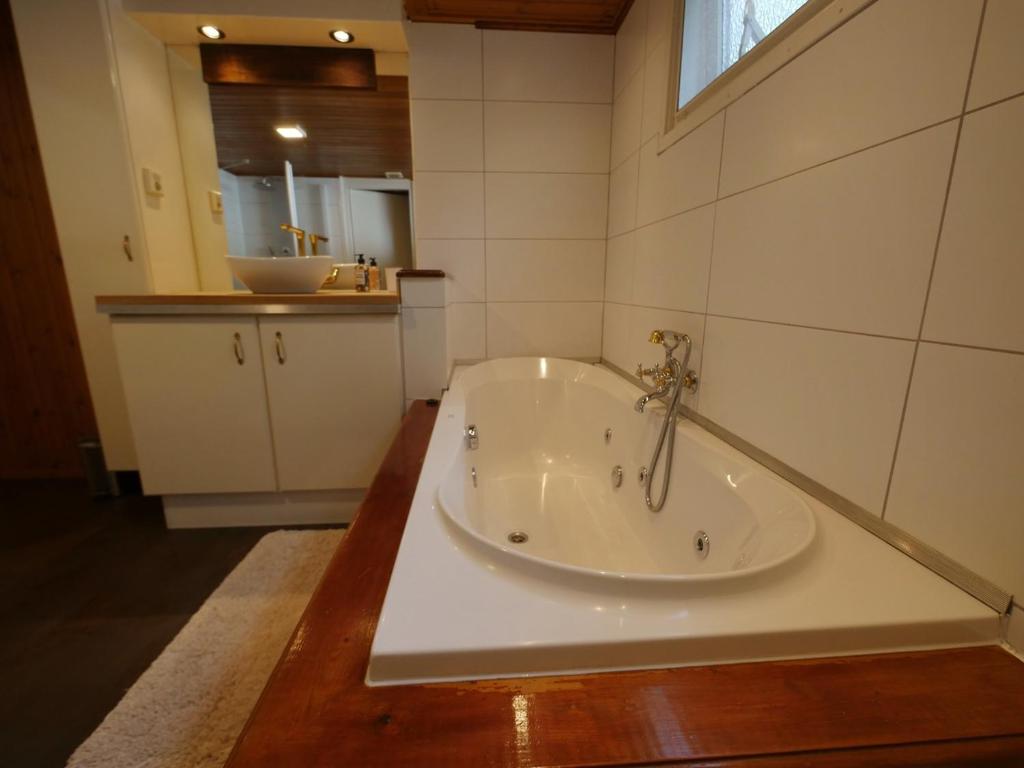 Perfect get away - Cosy Cabin in the Woods photo 4