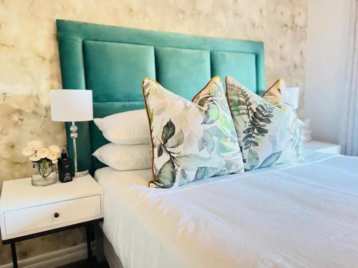 Nal'enzo Luxe Stays