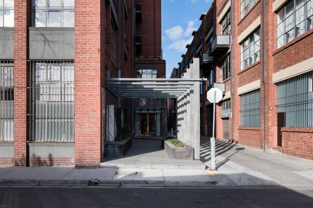 Luxury Warehouse Loft photo 4