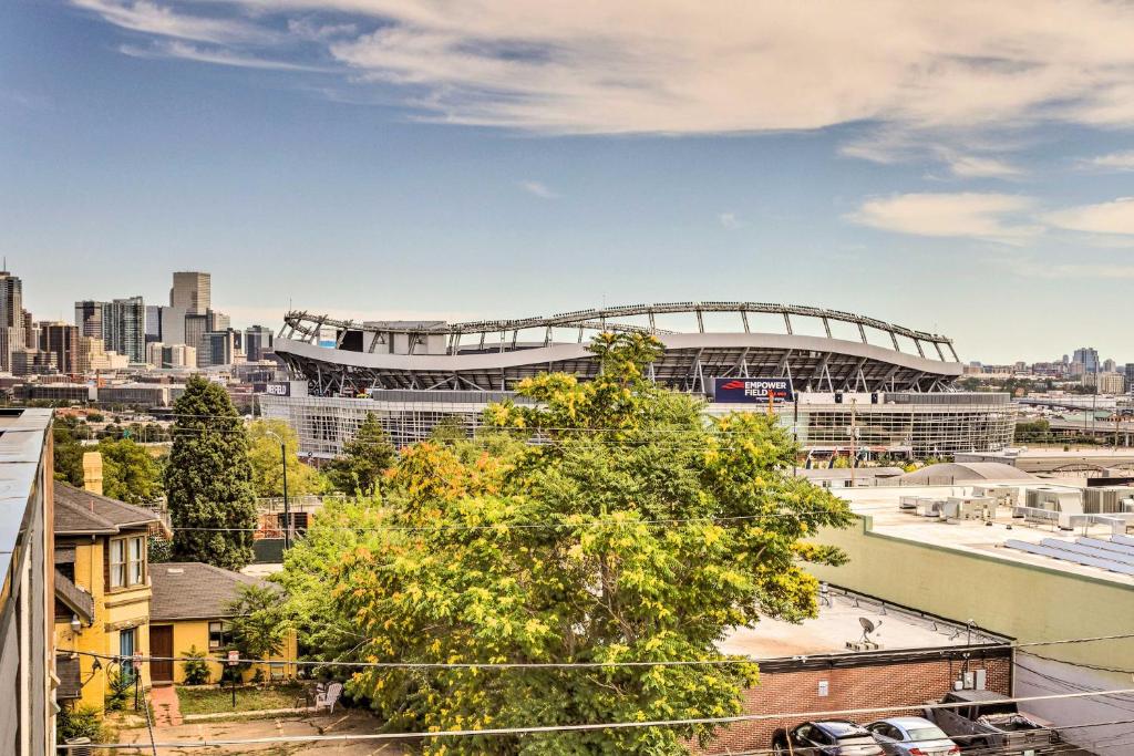 Upscale Denver Townhome with City Skyline Views photo 2