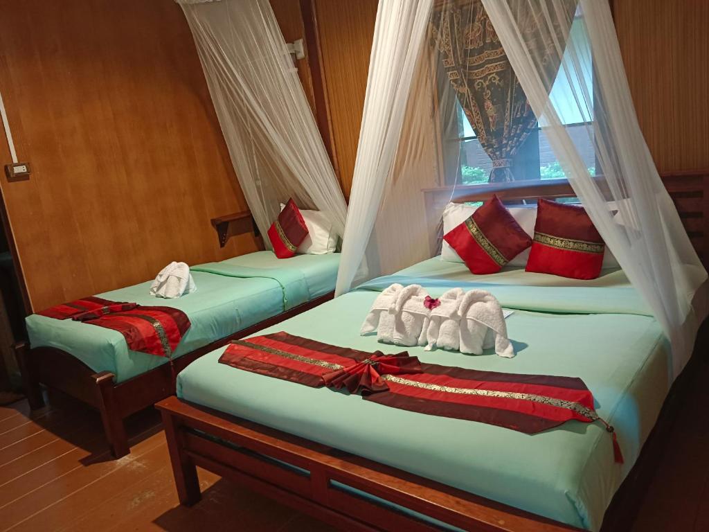 Khao Sok River & Jungle Resort photo 3