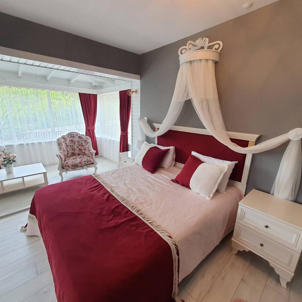 BEYAZEV BUTİK OTEL MAŞUKİYE photo 1