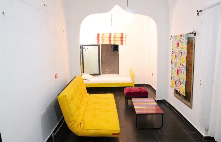 Hostal Valencia - private room with bathroom photo 4