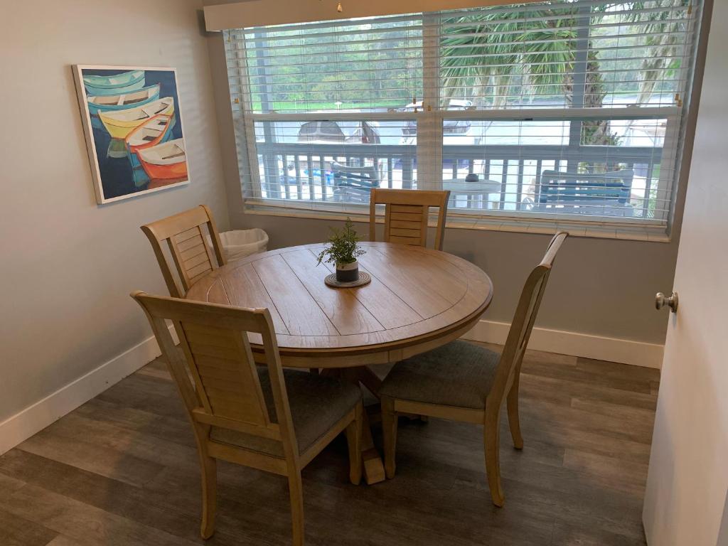 Hontoon Landing Resort & Marina photo 1