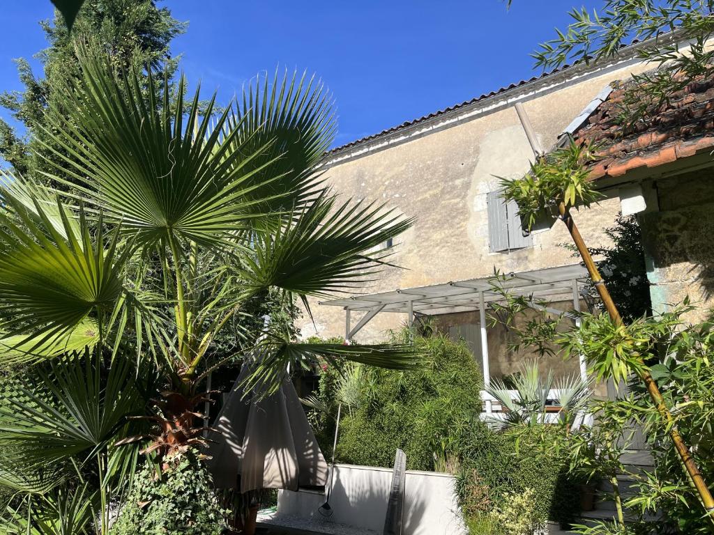 Chambre paisible dans une ancienne bâtisse rénovée photo 1
