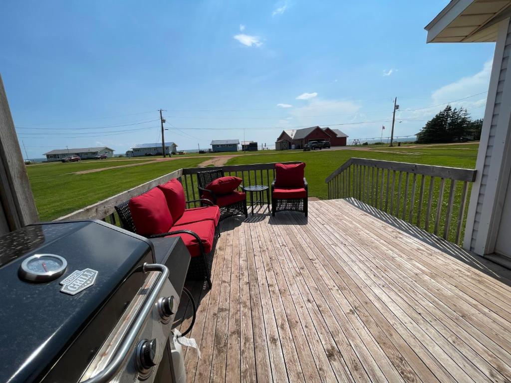 Newly Renovated Confederation Bridge View Cottages photo 4