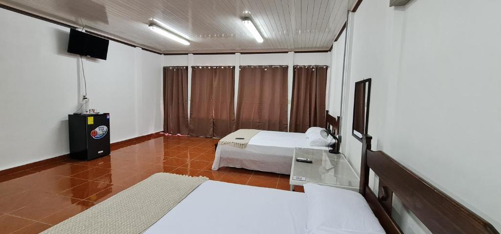 Sleep&Go! Cabina Cuadruple en Siquirres Centro -and rafting tour! photo 3