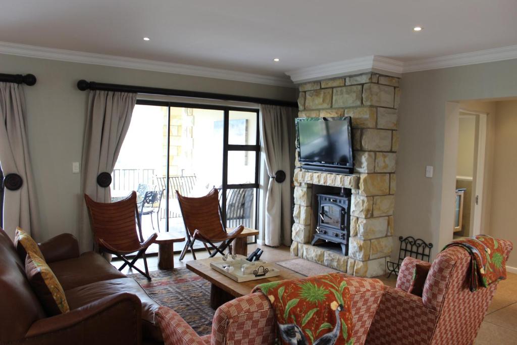 Sunbird Haven Self-Catering Sleeps 8 photo 3