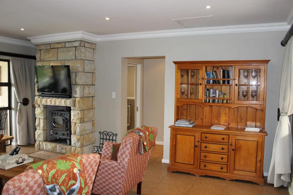 Sunbird Haven Self-Catering Sleeps 8 photo 2