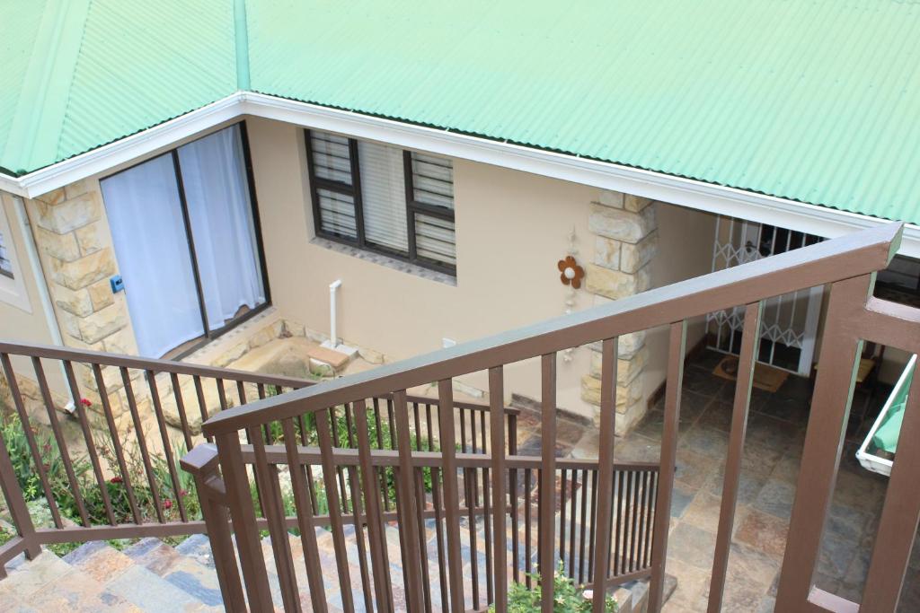 Sunbird Haven Self-Catering Sleeps 8 photo 1