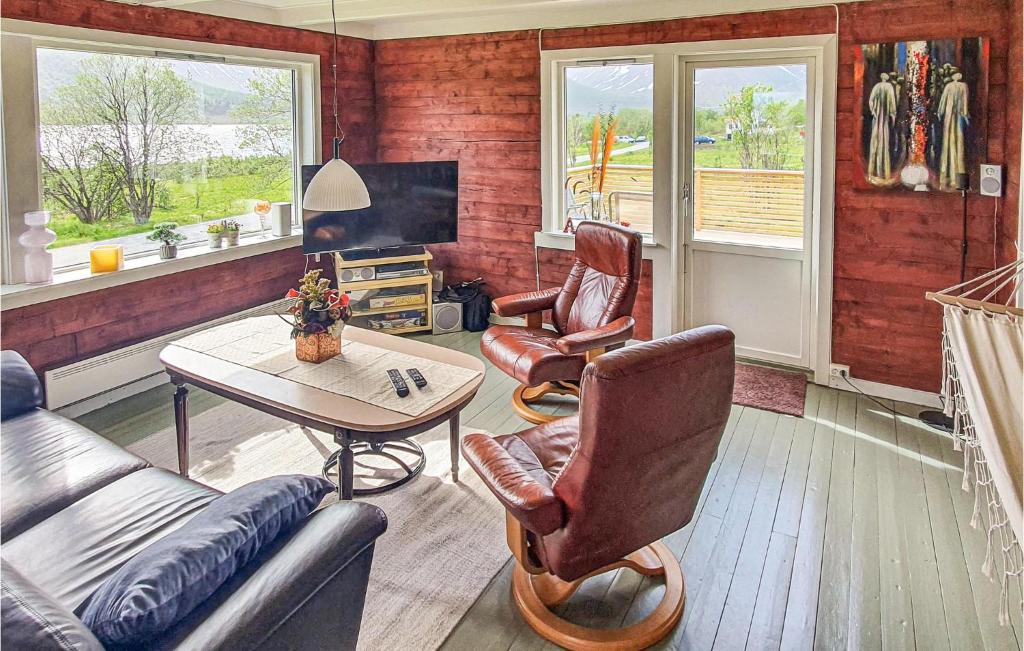Amazing Home In Sortland With 3 Bedrooms And Wifi photo 1
