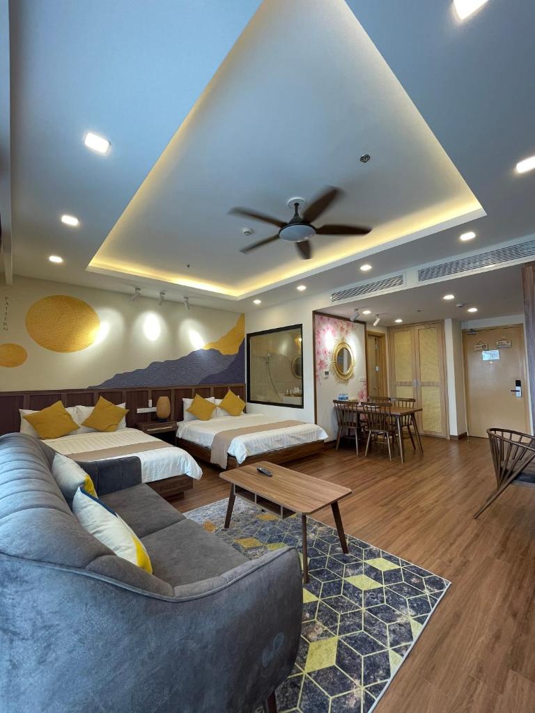 TONY APARTMENT BEACHFRONT WITH BALCONY SEAVIEW HIGH FLOOR