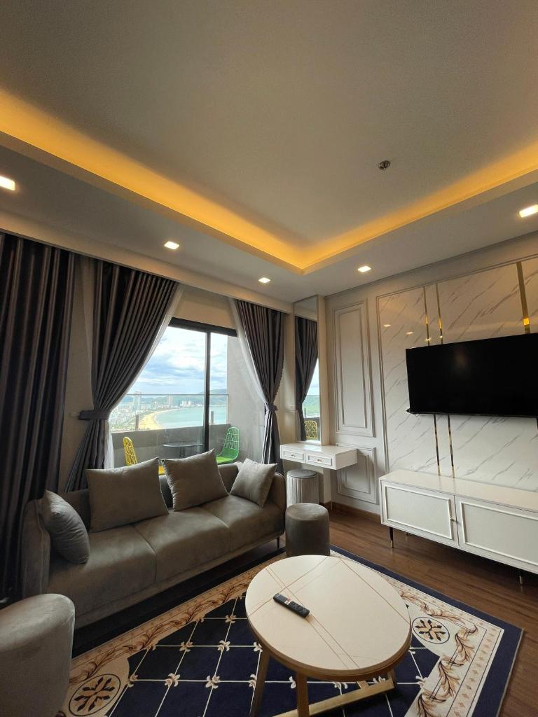 TONY APARTMENT BEACHFRONT WITH BALCONY SEAVIEW HIGH FLOOR