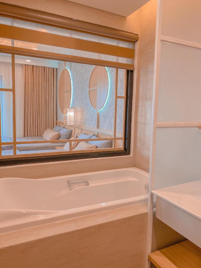 TONY APARTMENT BEACHFRONT WITH BALCONY SEAVIEW HIGH FLOOR