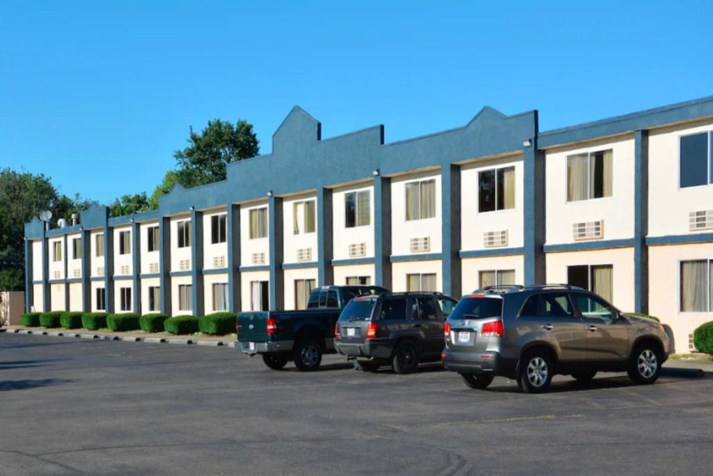 Buckeye Inn near OSU Medical Center, Columbus OH I-71 by OYO image