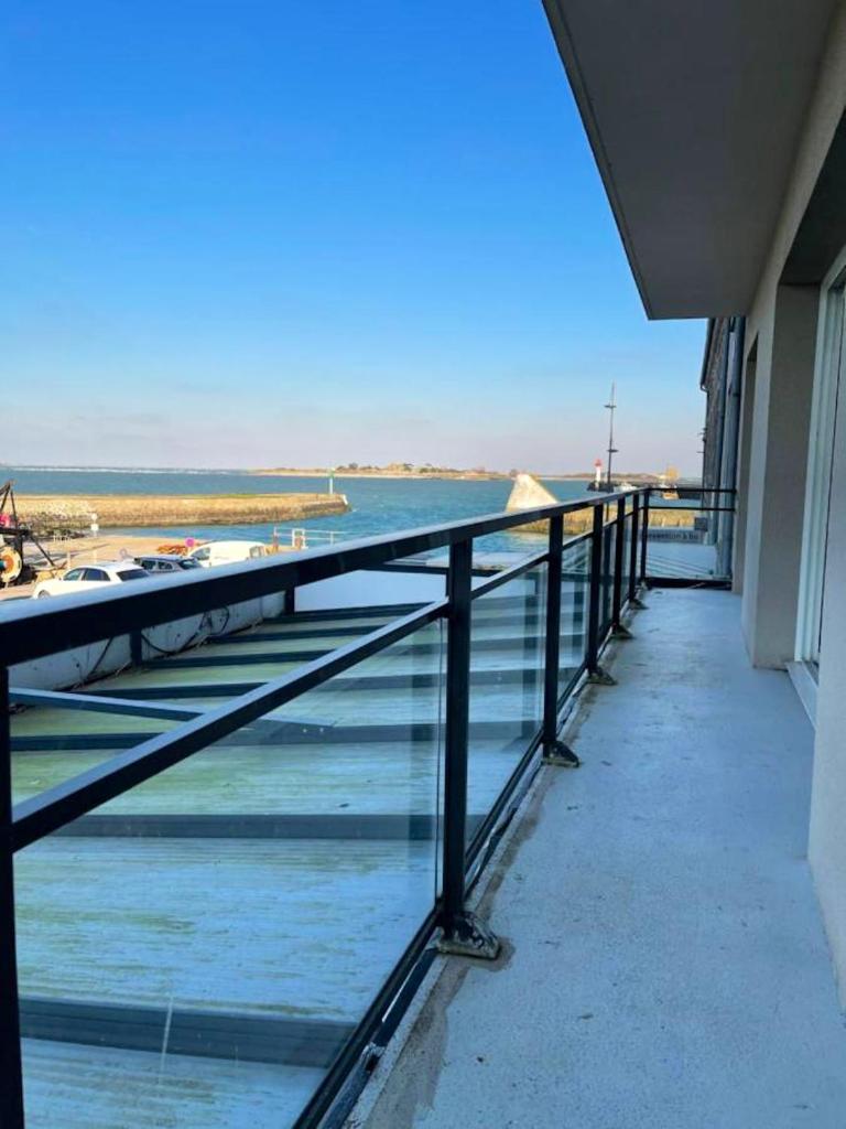 Appartement de 2 chambres a Saint Vaast la Hougue a 100 m de la plage avec vue sur la mer terrasse amenagee et wifi photo 1