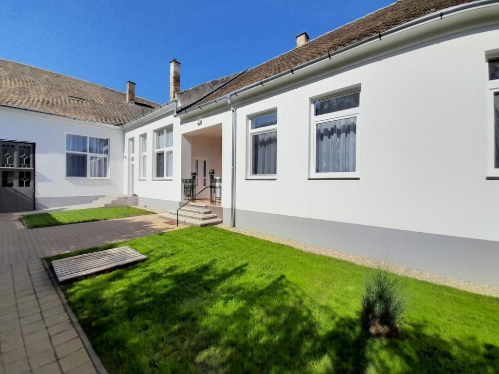 Déri Kert Apartmanház A photo 4