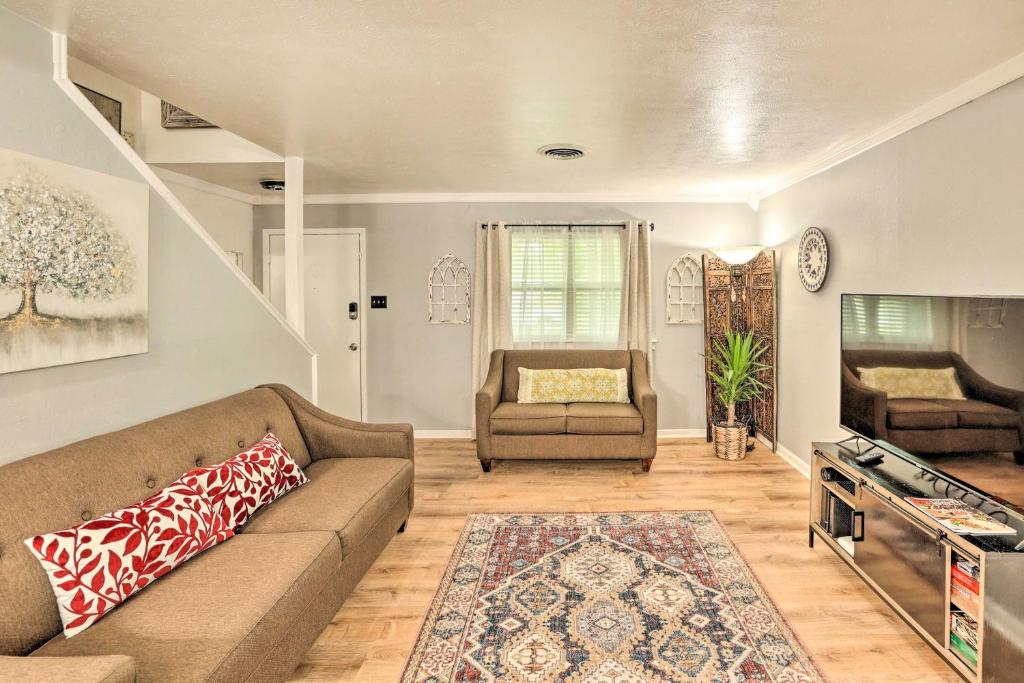 Fort Worth Retreat with Fenced Yard and Fire Pit! photo 2