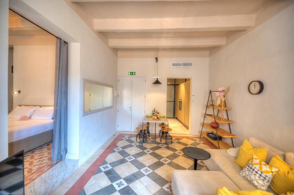 Charming & traditional flat in city center ESCH1-2 - Tap to explore photos