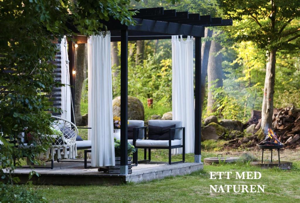 Bokis - Modern Forest Cottage photo 1