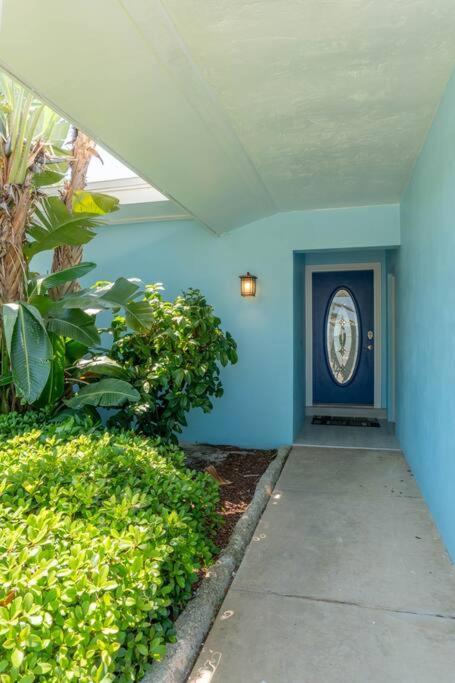 Amazing water front view home newly renovated 3BD 2BTH photo 3