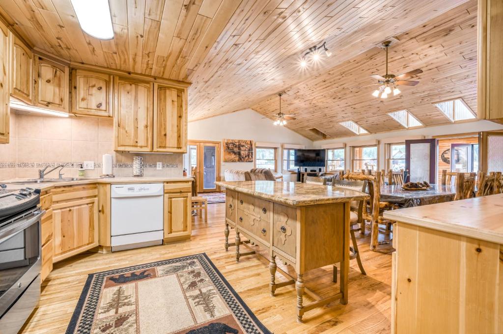 Trout Hunter Cabin photo 4