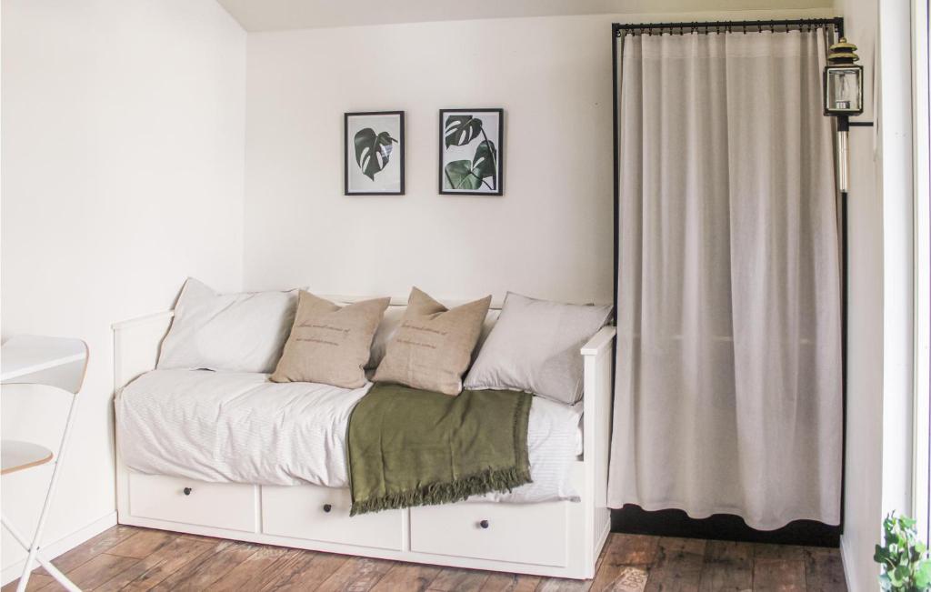 Awesome Home In Uddevalla With 1 Bedrooms And Wifi photo 2