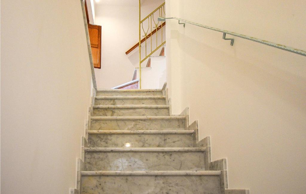 Beautiful Home In Chiaramonte Gulfi With 2 Bedrooms And Wifi photo 3