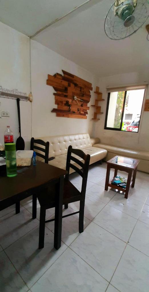 Entire 2 story-house in Navona Subdivision in lapu-lapu Mactan Cebu photo 4