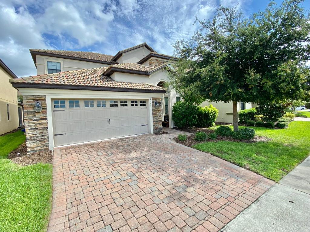 Aquatic Oasis 6BR Resort Pool Home Near Disney Parks & Orlando Attractions photo 1