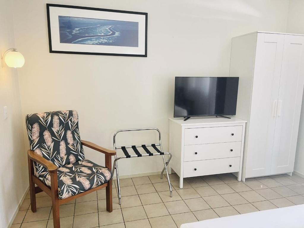 Paradise Court Holiday Units photo 3