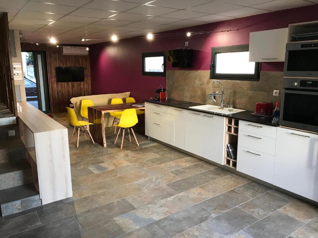 loft meublé fonctionnel proche de grande anse photo 1