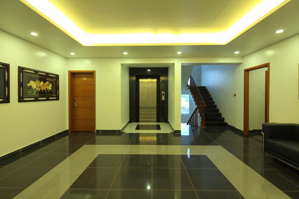 Khách sạn Hùng Cường