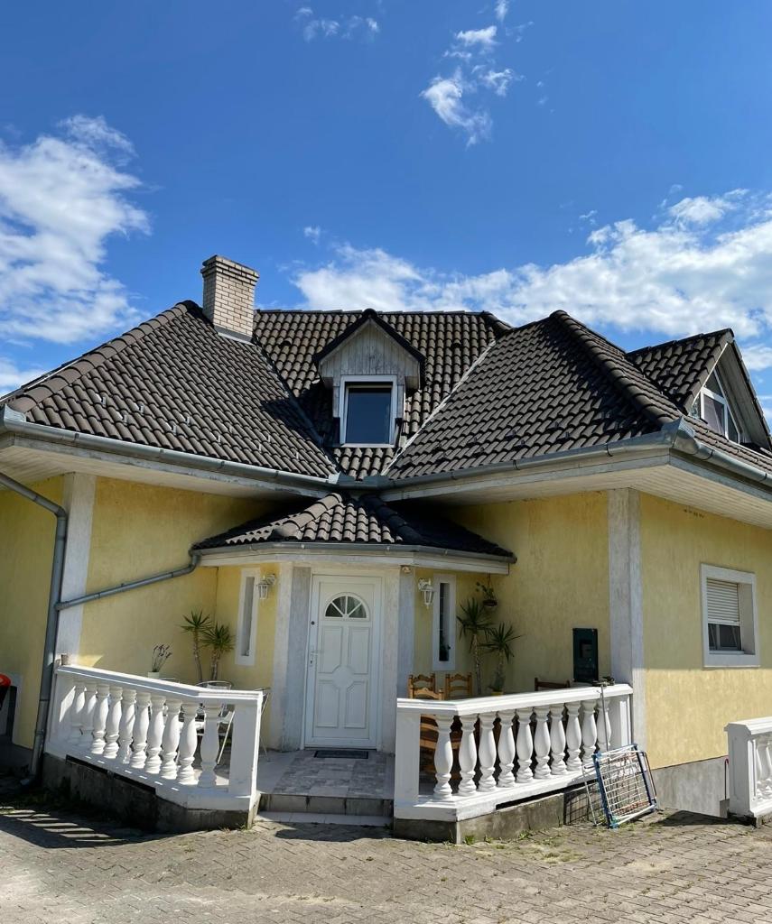 Szilvia Ház Balatonakarattya
