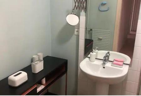 Le Carnot, lit King Size, proche hyper centre photo 2