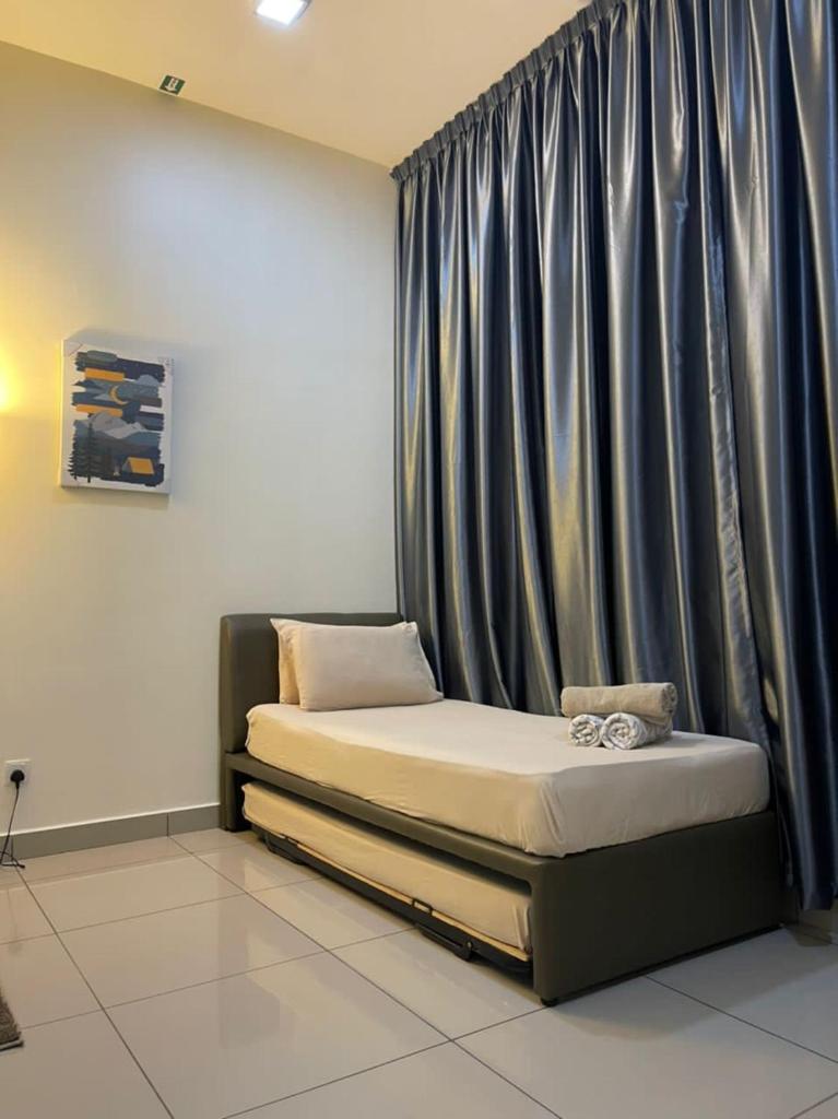 IOI Conezion Iman's Home with Pool View Unit photo 2