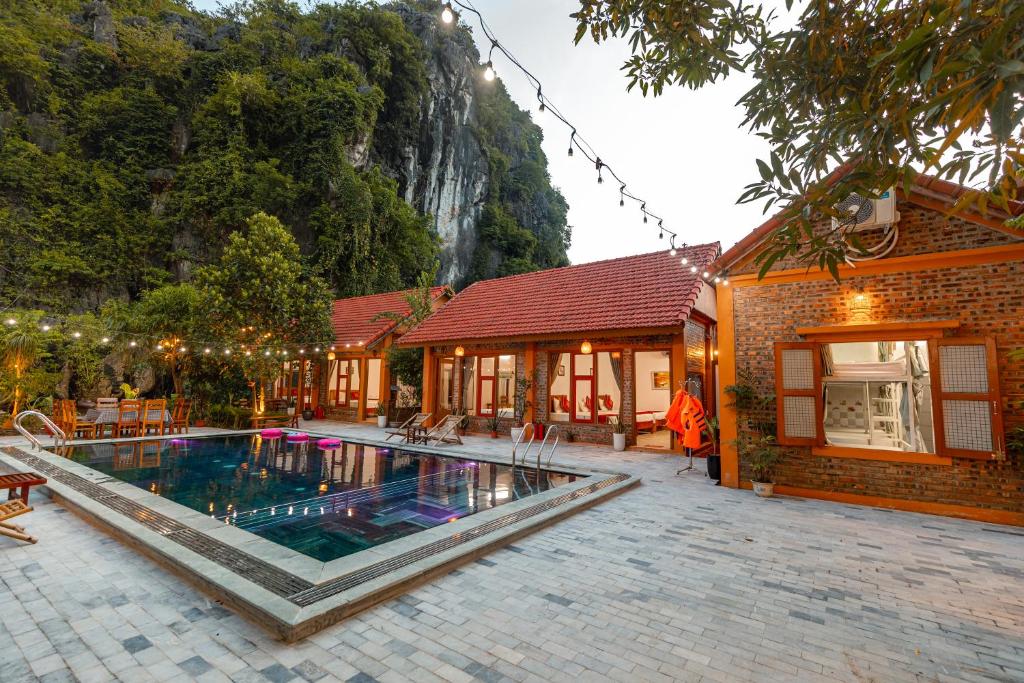 Tam Coc mountain bungalow