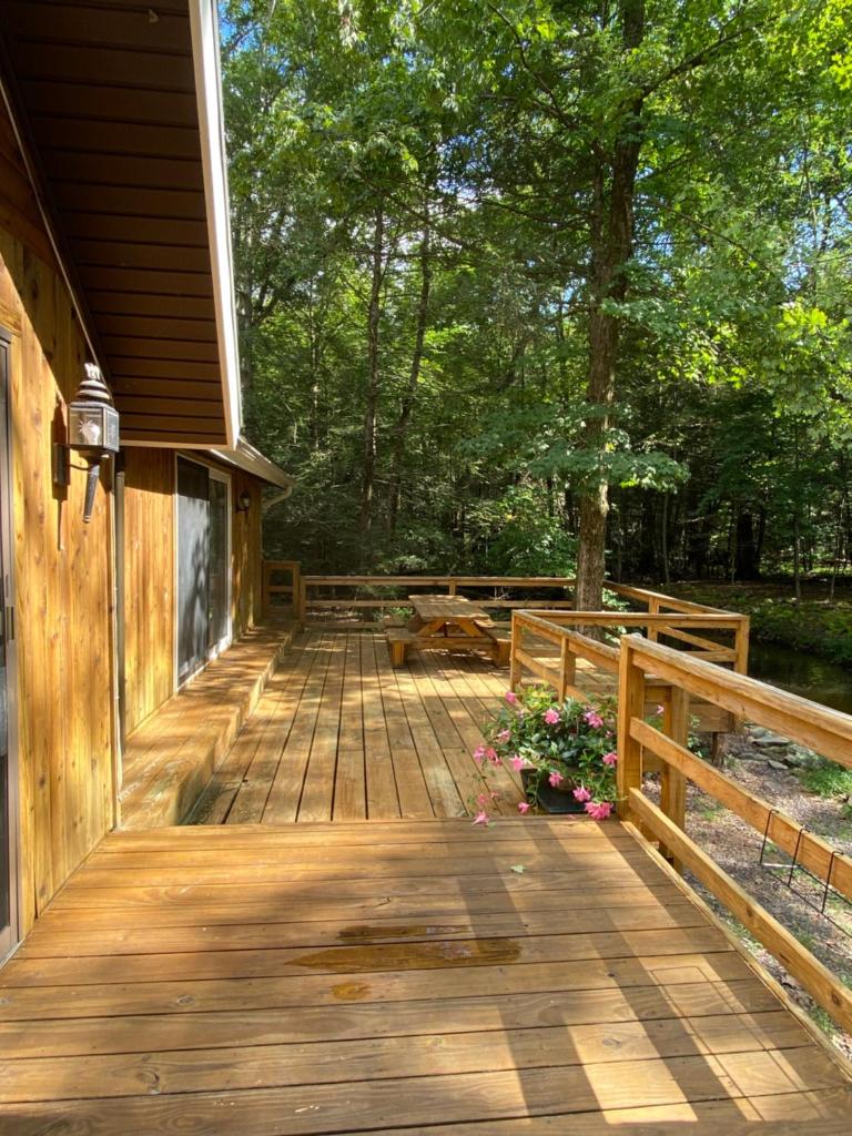 Secluded Chalet On Stream-Mins to Camelback photo 1