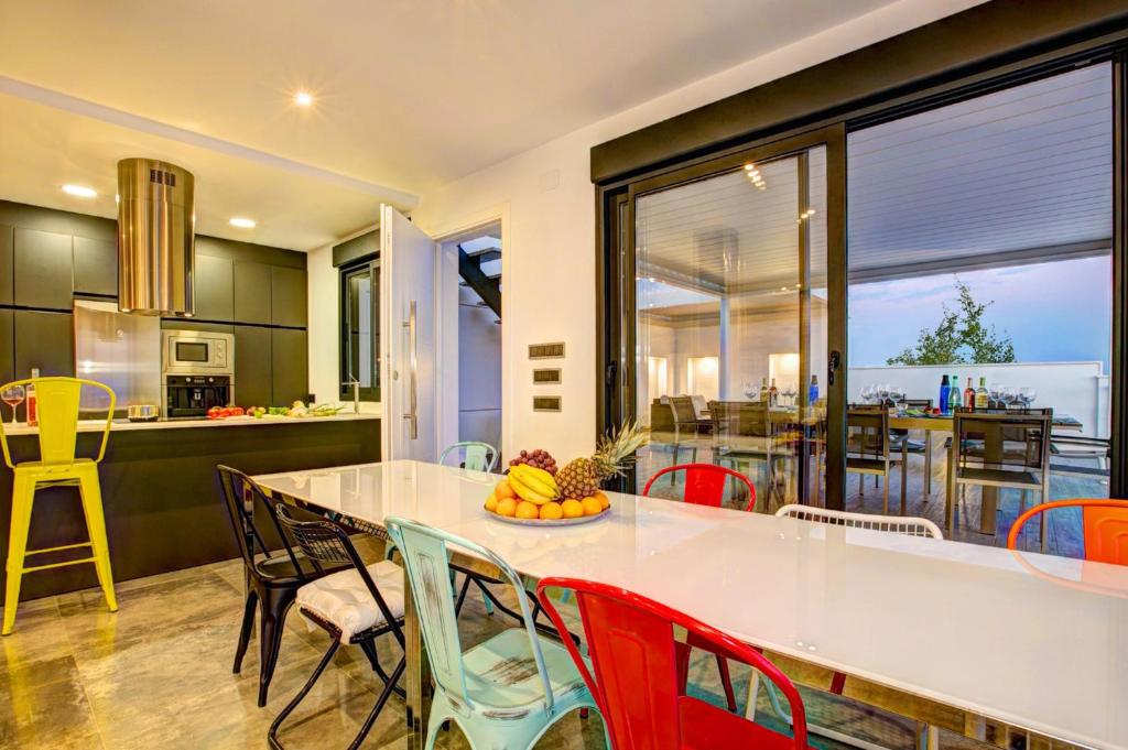 Villa Barco Sea View by Villa Plus photo 3