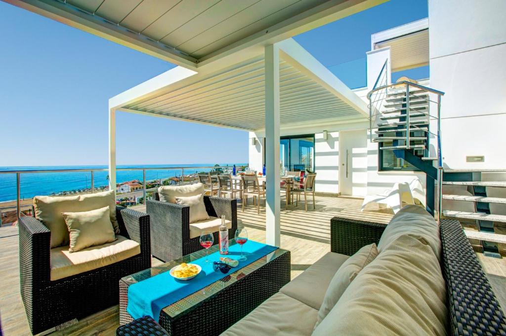 Villa Barco Sea View by Villa Plus photo 4